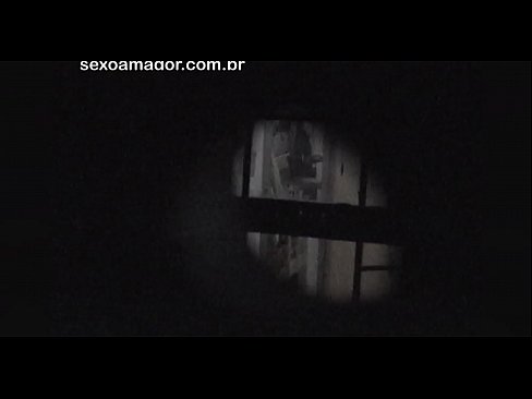 ❤️ Si Blondie ay lihim na nakunan ng video ng isang voyeur ng kapitbahayan na nakatago sa likod ng mga guwang na brick ❤️❌ Porno sa tl.verhentai.ru ️❤